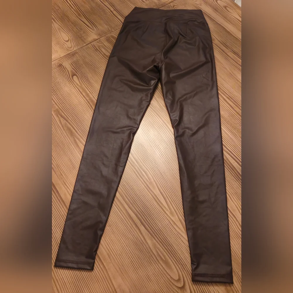 OFFLINE By Aerie Real Luxe Faux Leather Leggings- In Chocolate!! - Picture 7 of 11
